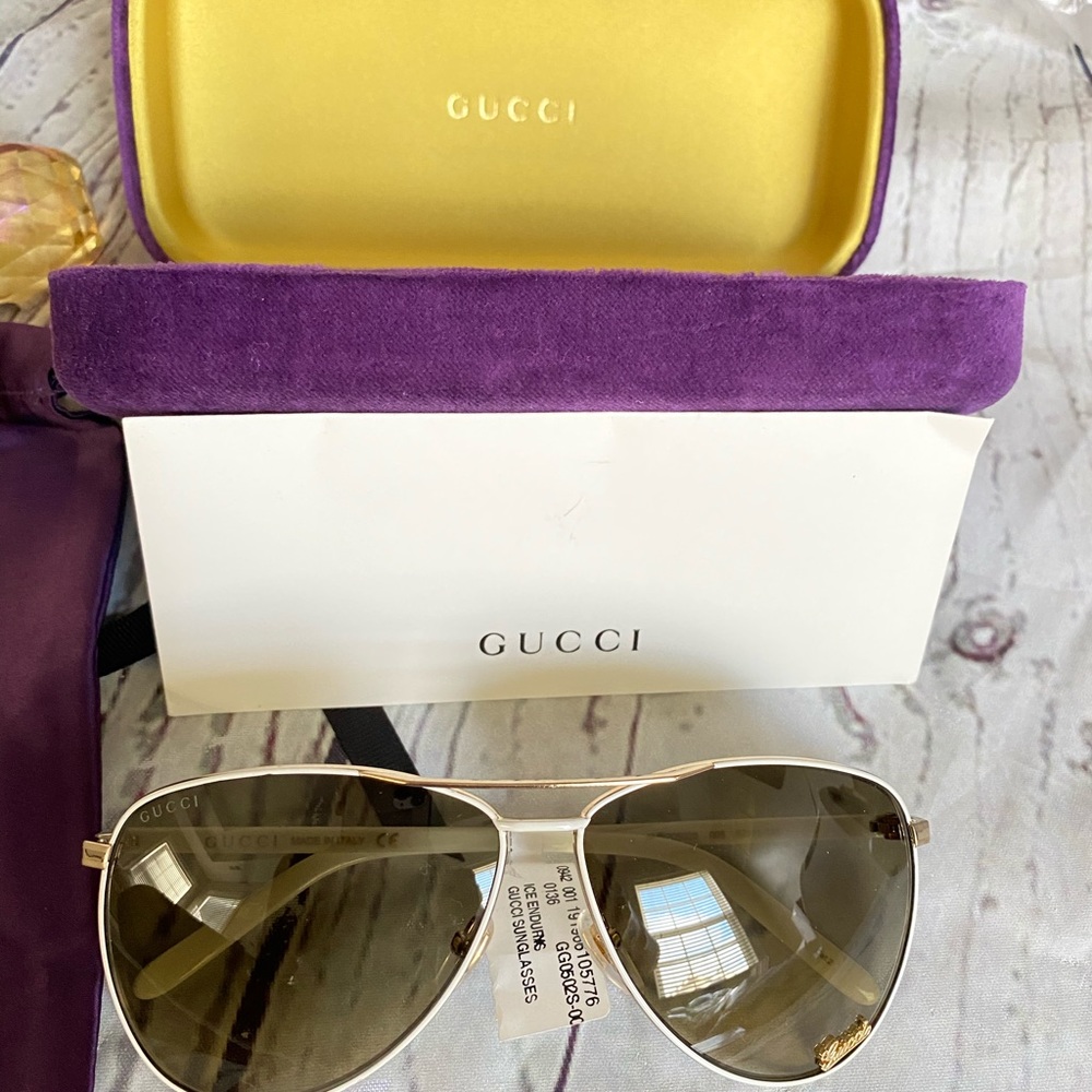 Authentic Gucci 62mm aviator sunglasses new